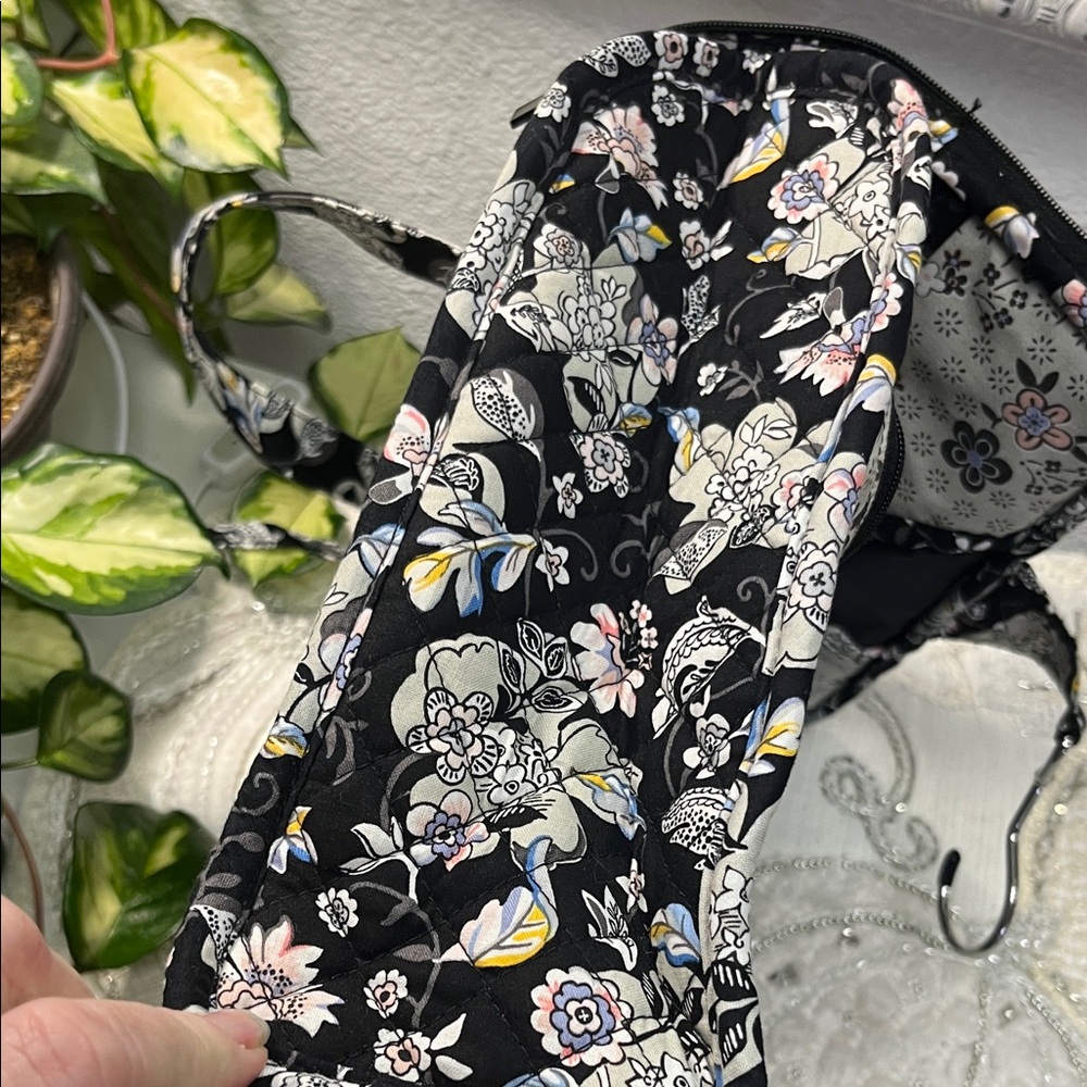 NWOT  Vera Bradley Iconic Grand Hanging Organizer - Picture 16 of 16